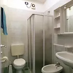 Pineda A 6 * Μπιμπιόνε